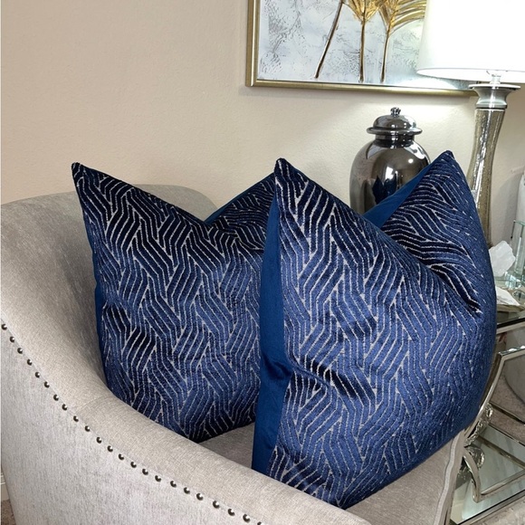 1-NWT CALDEIRA GEO DESIGN
DECORATIVE PILLOWS (Read description for details) - Picture 3 of 13